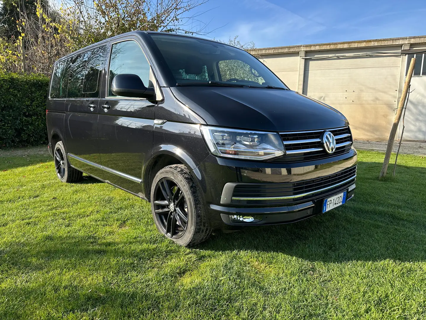 Volkswagen T6 Caravelle Highline Nero - 1