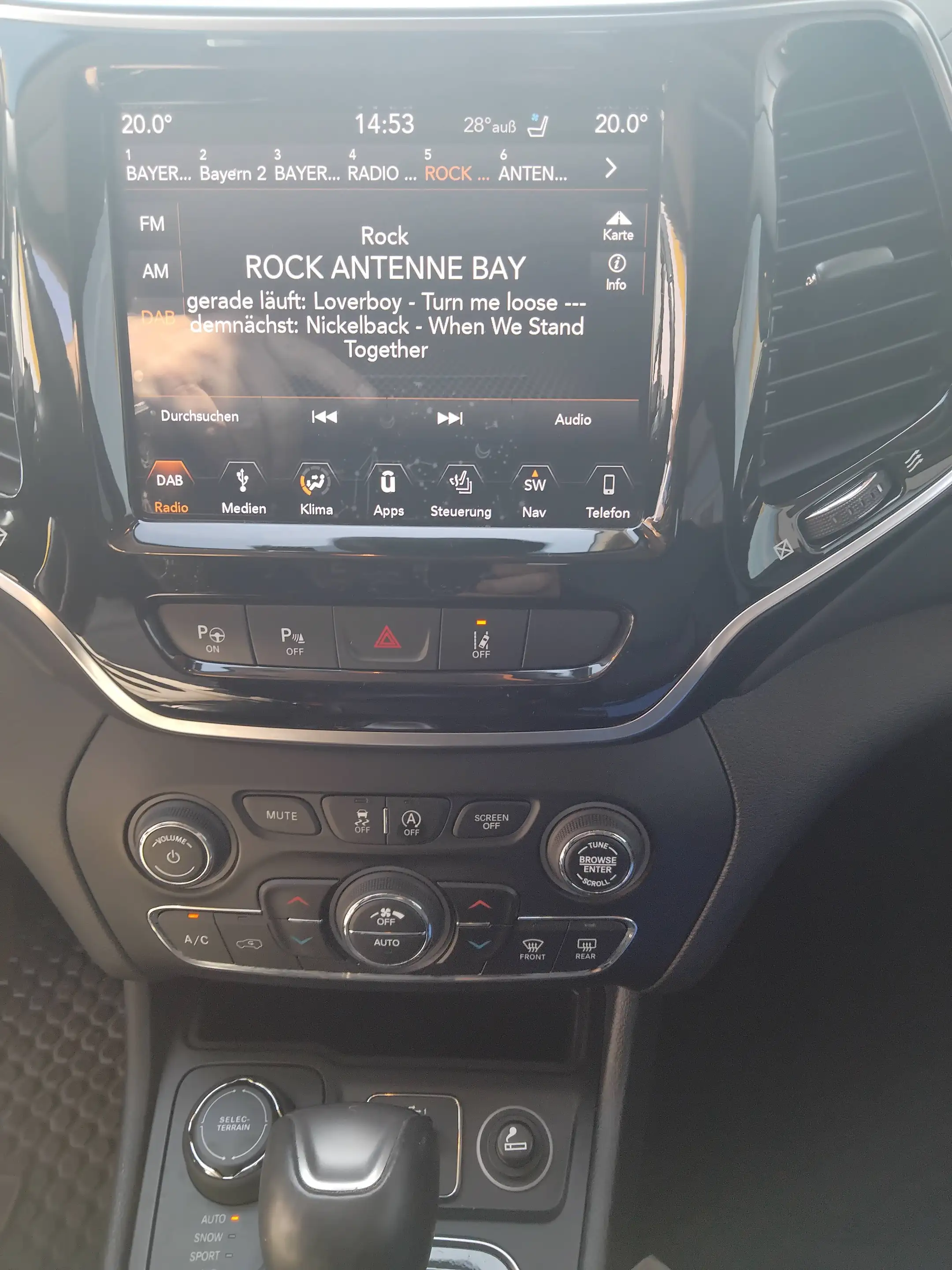 Jeep Cherokee Sport FWD — photo 10