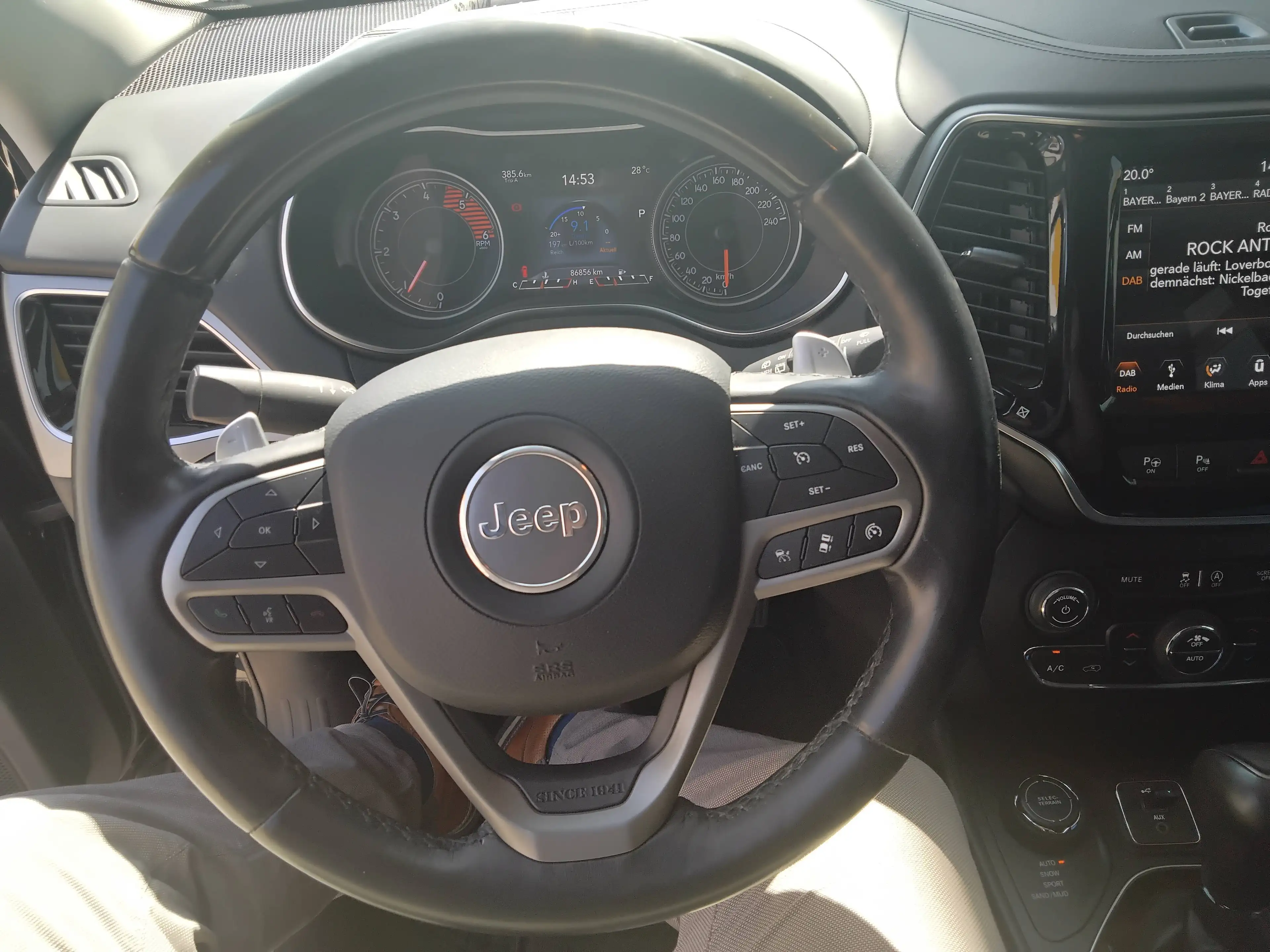 Jeep Cherokee Sport FWD — photo 6