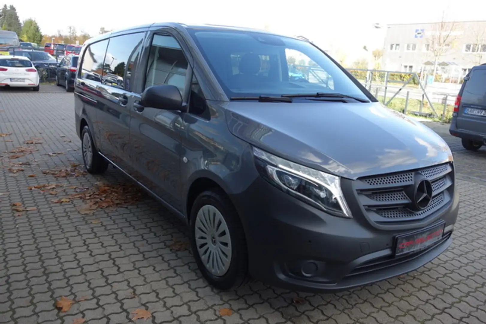 Mercedes-Benz Vito 124 CDI MIXTO 4MAT EXTRALANG 2sTÜR/LED/AHK Grau - 2