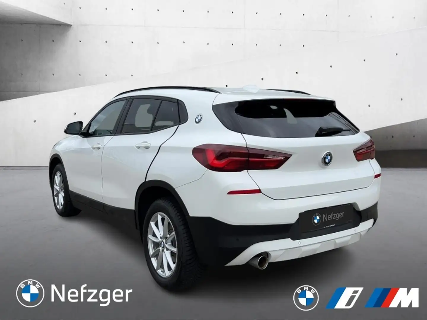 BMW X2 sDrive18i Advantage Park-Assistent PDC LED HiFi Weiß - 2