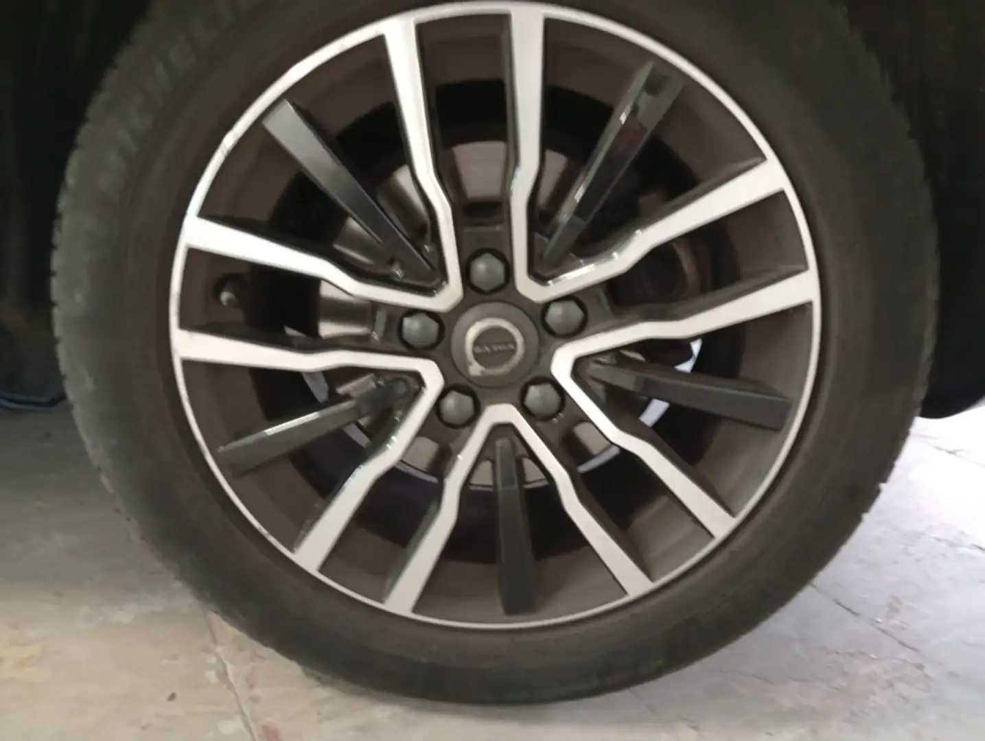 Volvo V40 T2 Momentum Negro - 2