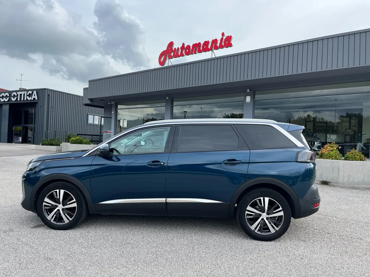 Peugeot 5008 5008 II 2021 1.5 bluehdi Allure AUTOMATICO - 1