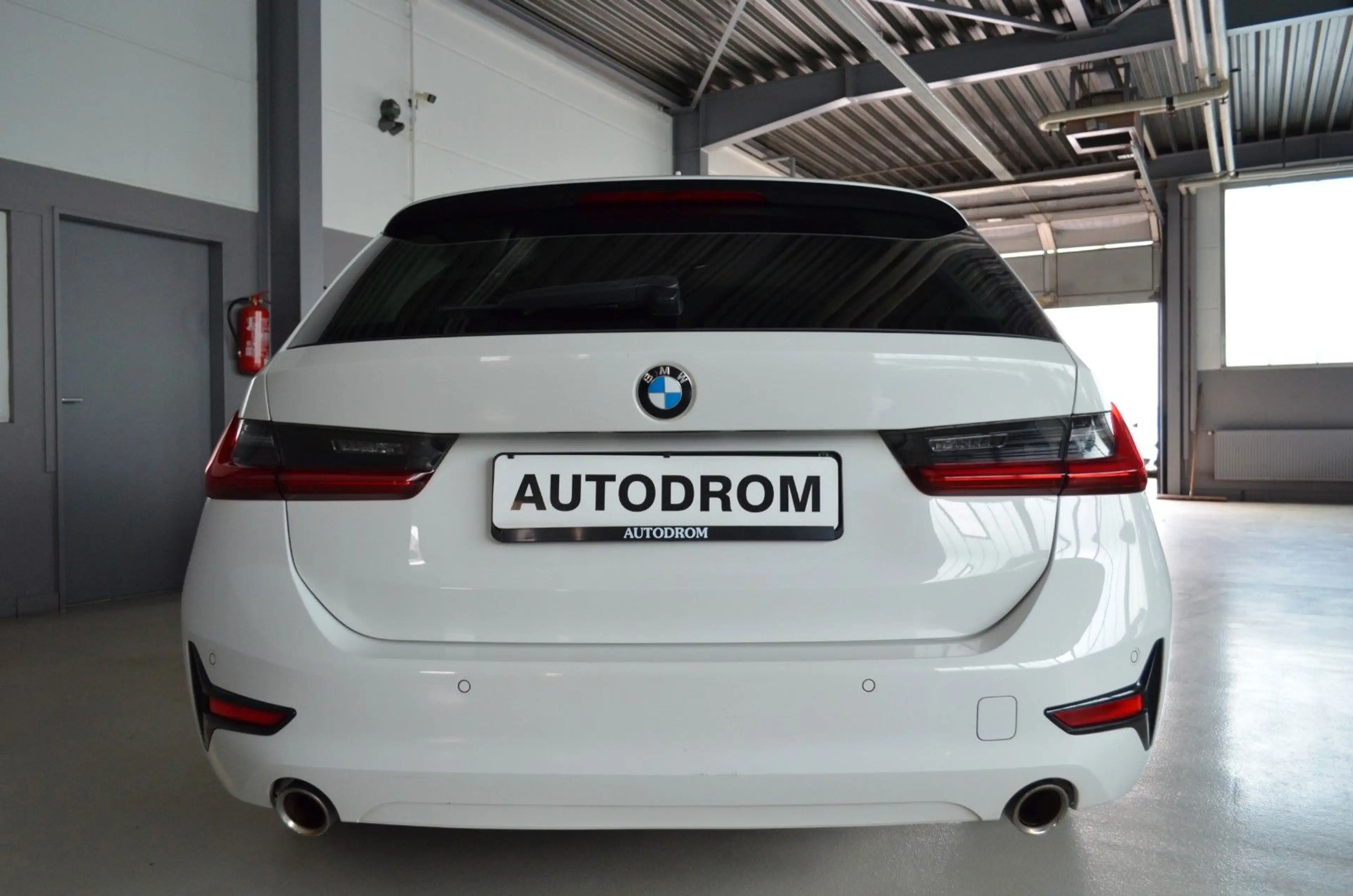 BMW 318 i Advantage Touring Live Cockpit/Ambiente — photo 7