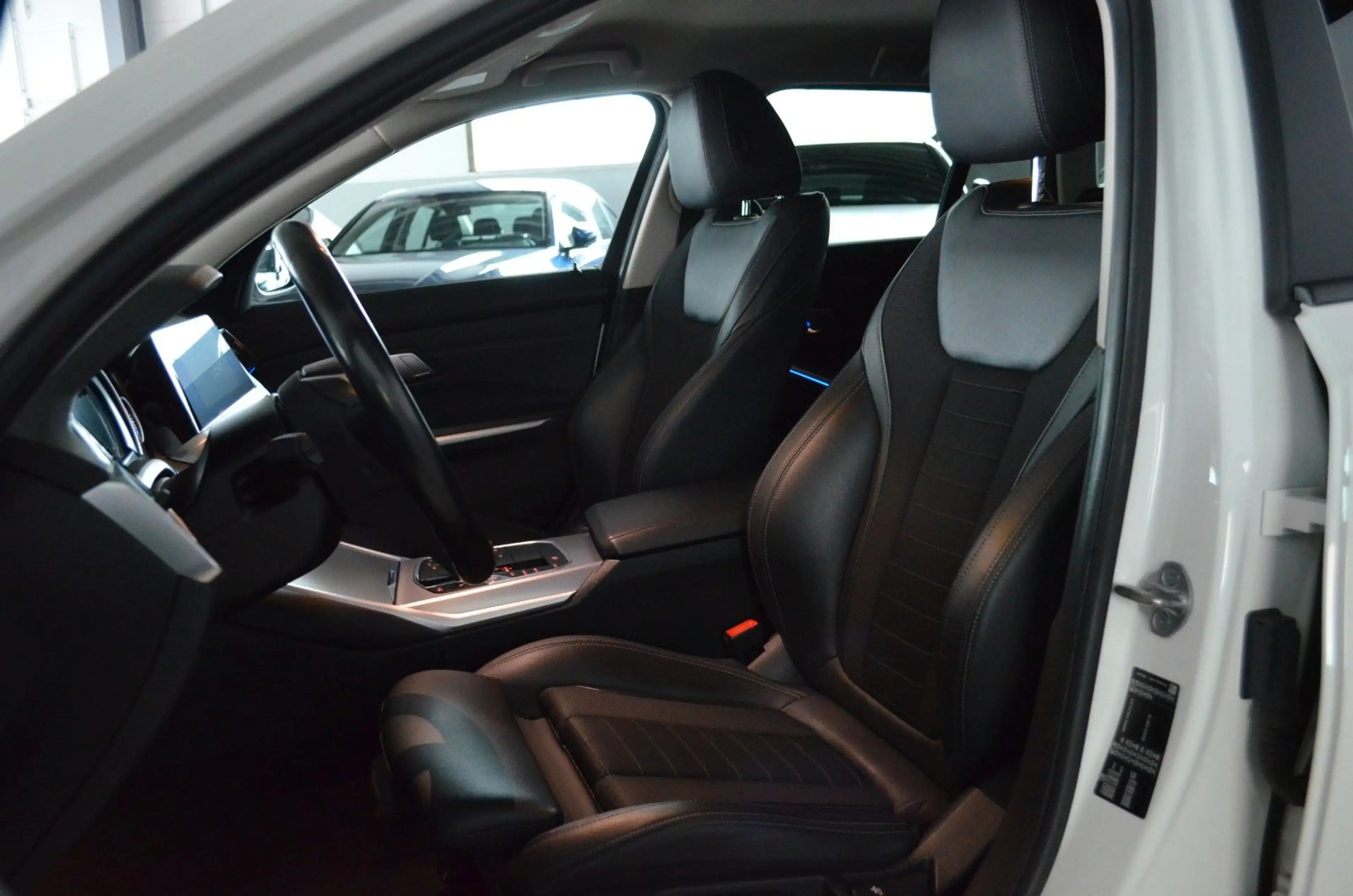 BMW 318 i Advantage Touring Live Cockpit/Ambiente — photo 13