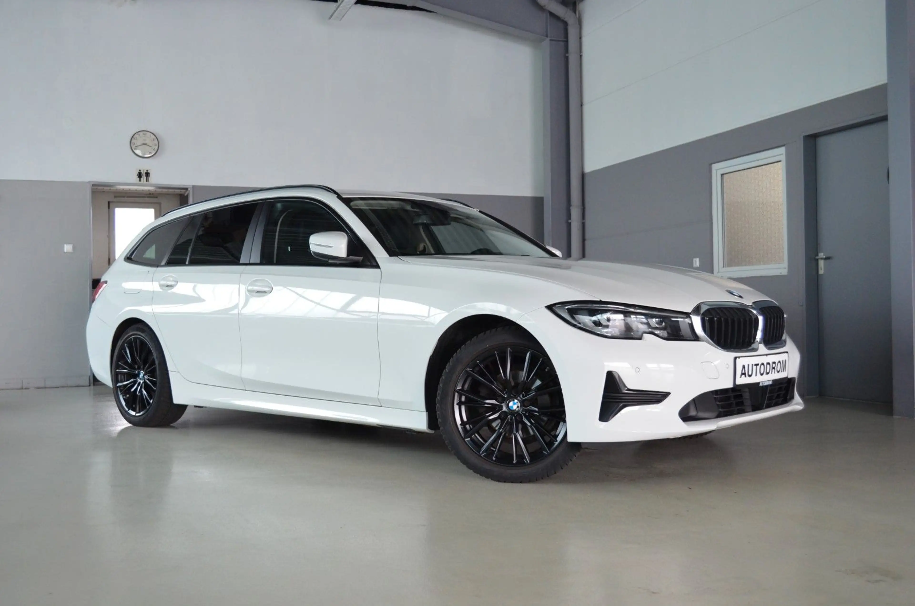 BMW 318 i Advantage Touring Live Cockpit/Ambiente