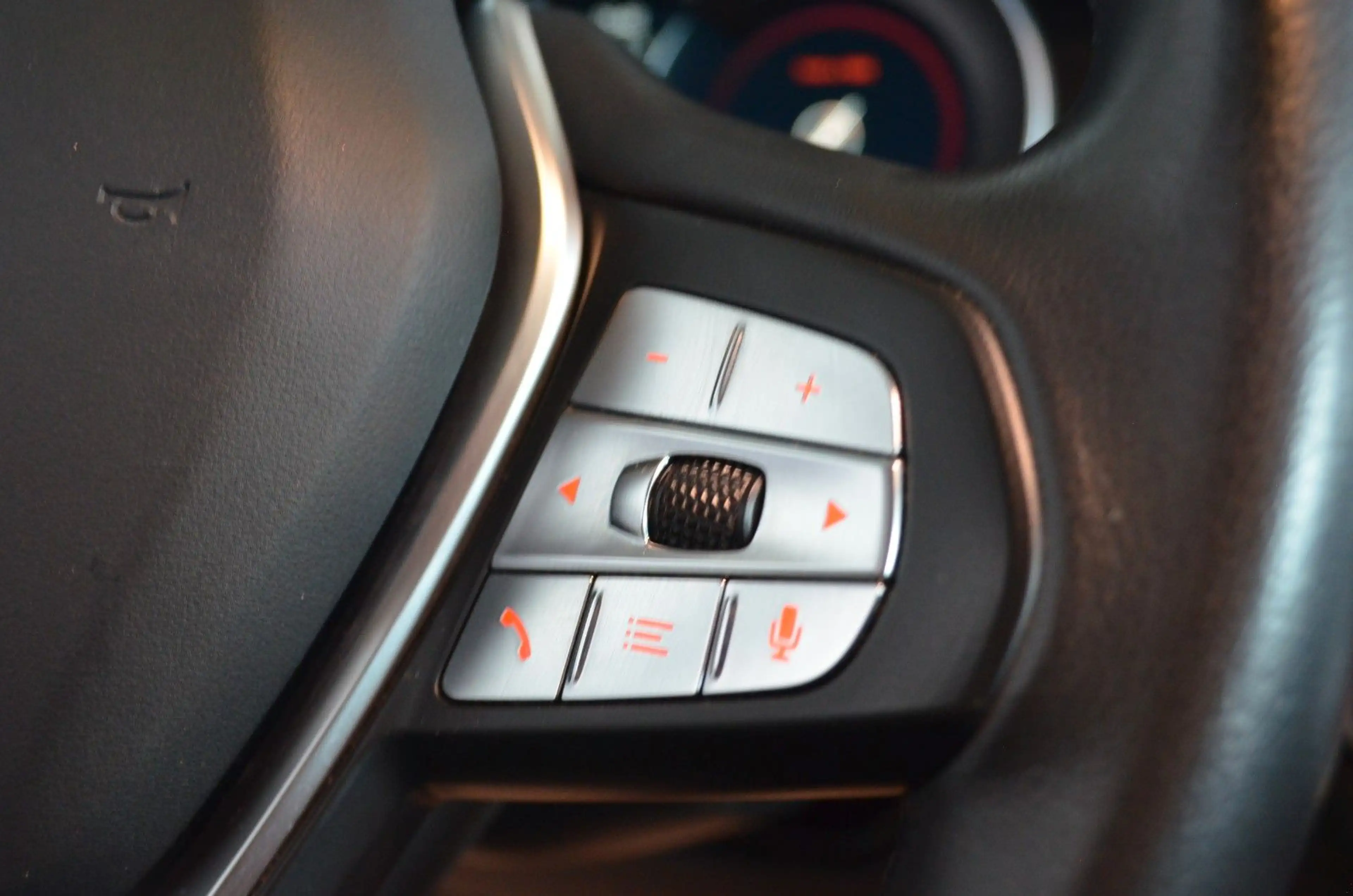 BMW 318 i Advantage Touring Live Cockpit/Ambiente — photo 15