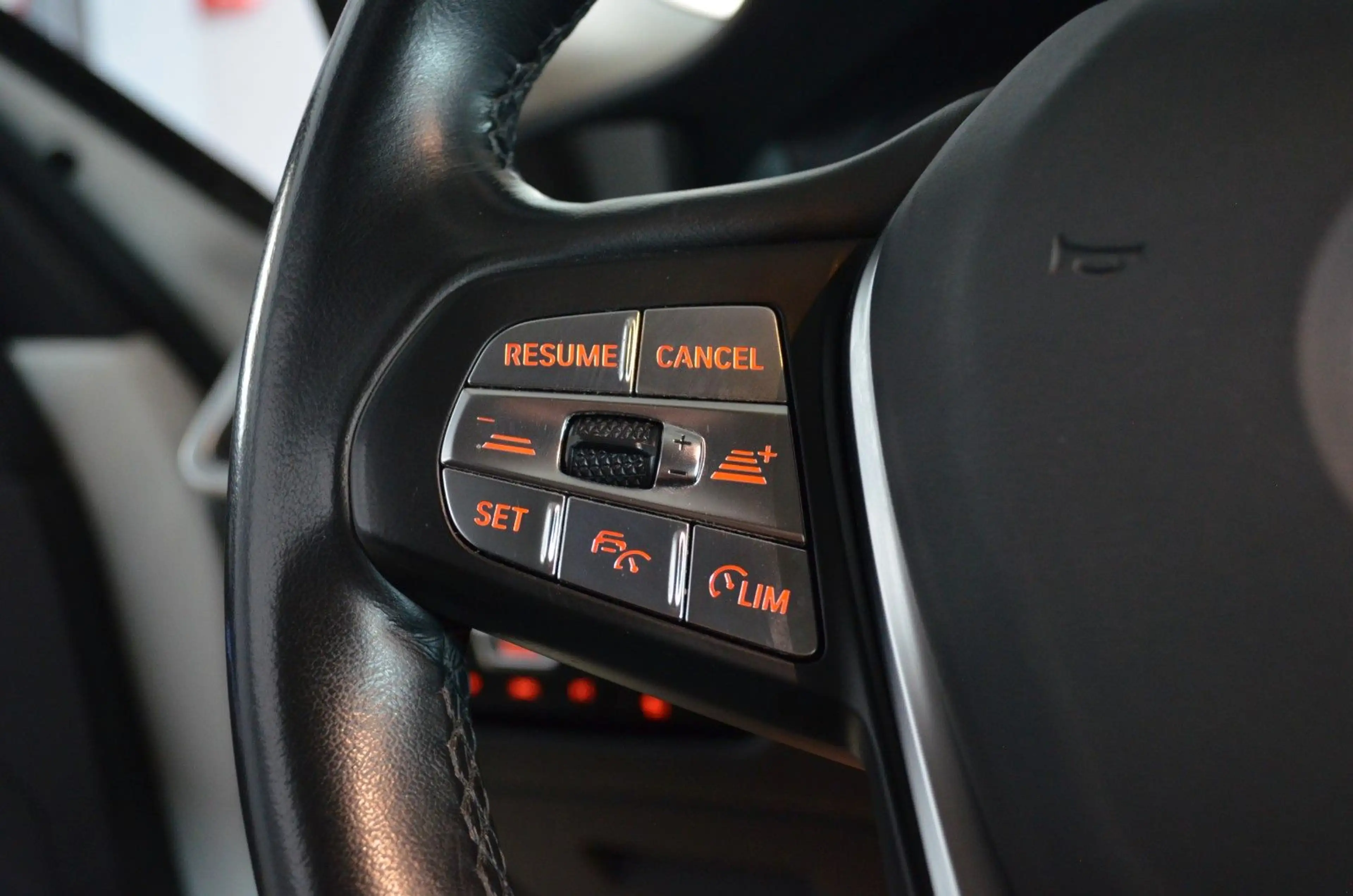 BMW 318 i Advantage Touring Live Cockpit/Ambiente — photo 14