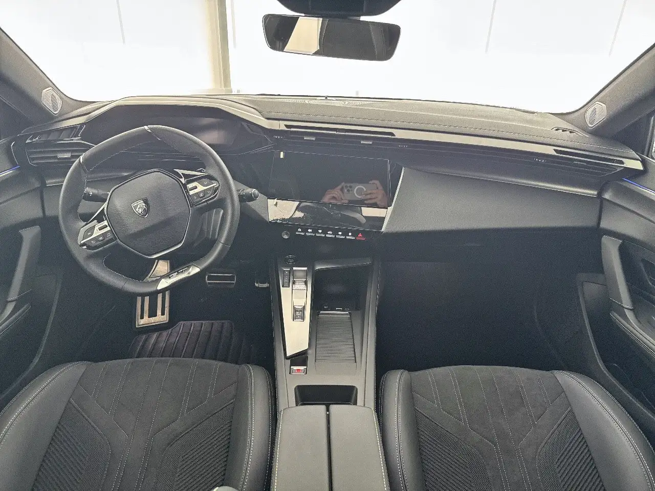 Peugeot 308 GT Hybrid 180 e-EAT8 S&S aut., миниатюра 8