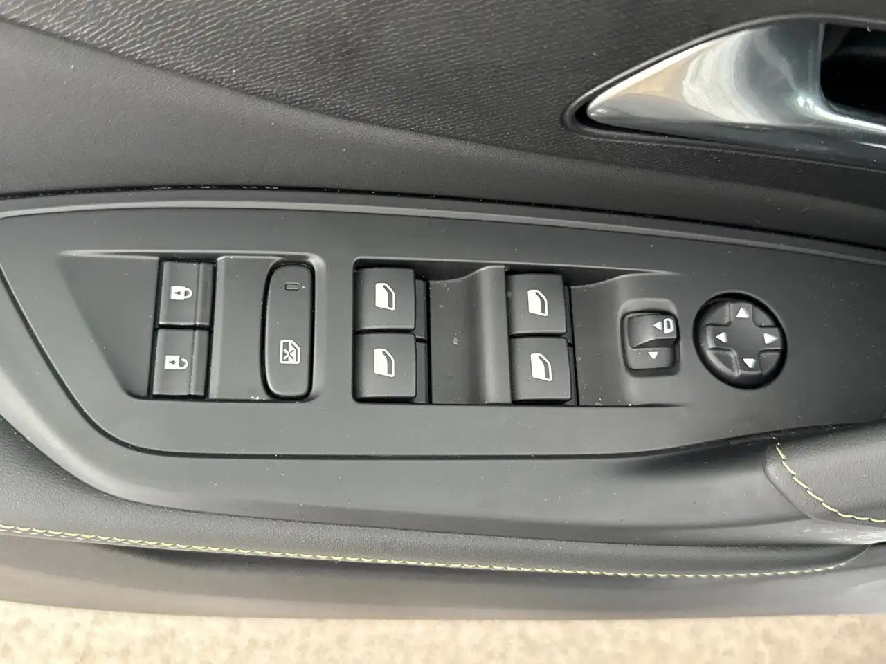 Peugeot 308 GT Hybrid 180 e-EAT8 S&S aut., миниатюра 14