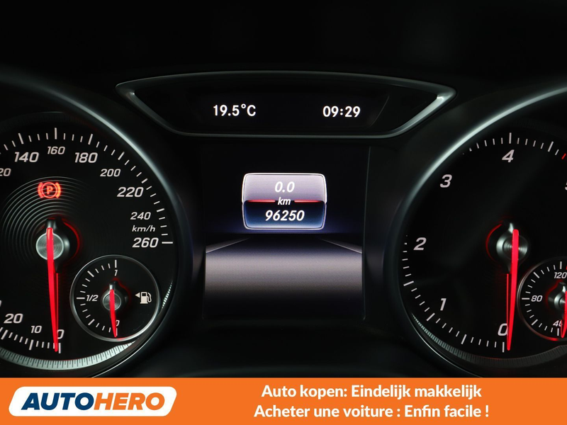 Mercedes-Benz CLA 180 CLA 180 d Urban — photo 6