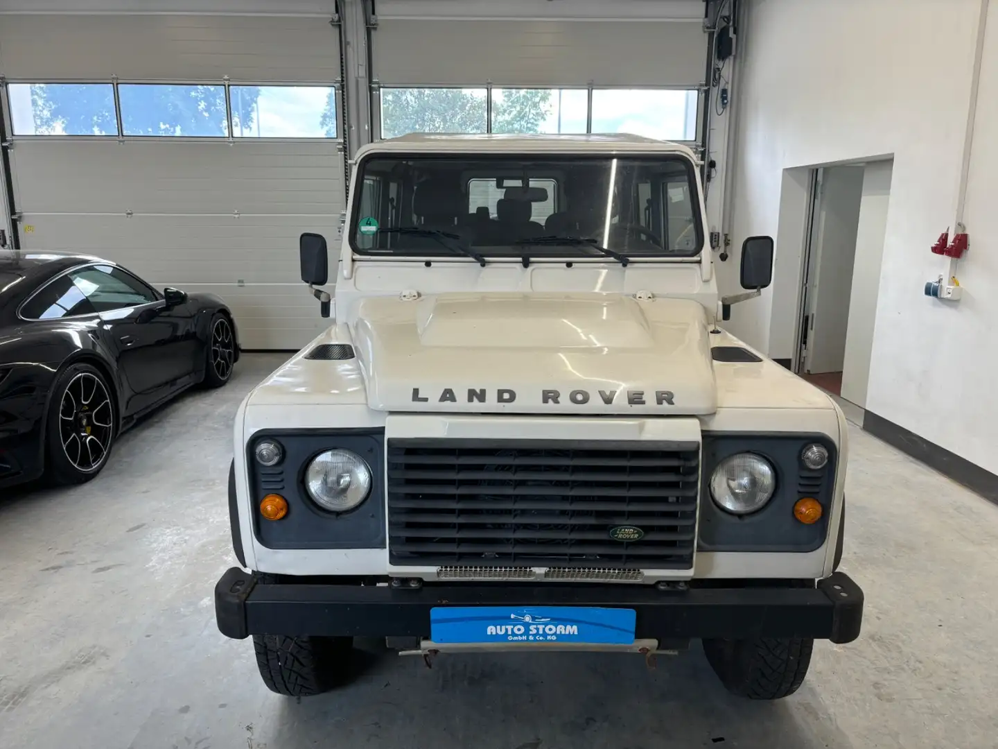 Land Rover Defender 110 TD4 Station Wagon E*1-H*Klima*AHK* Blanc - 2