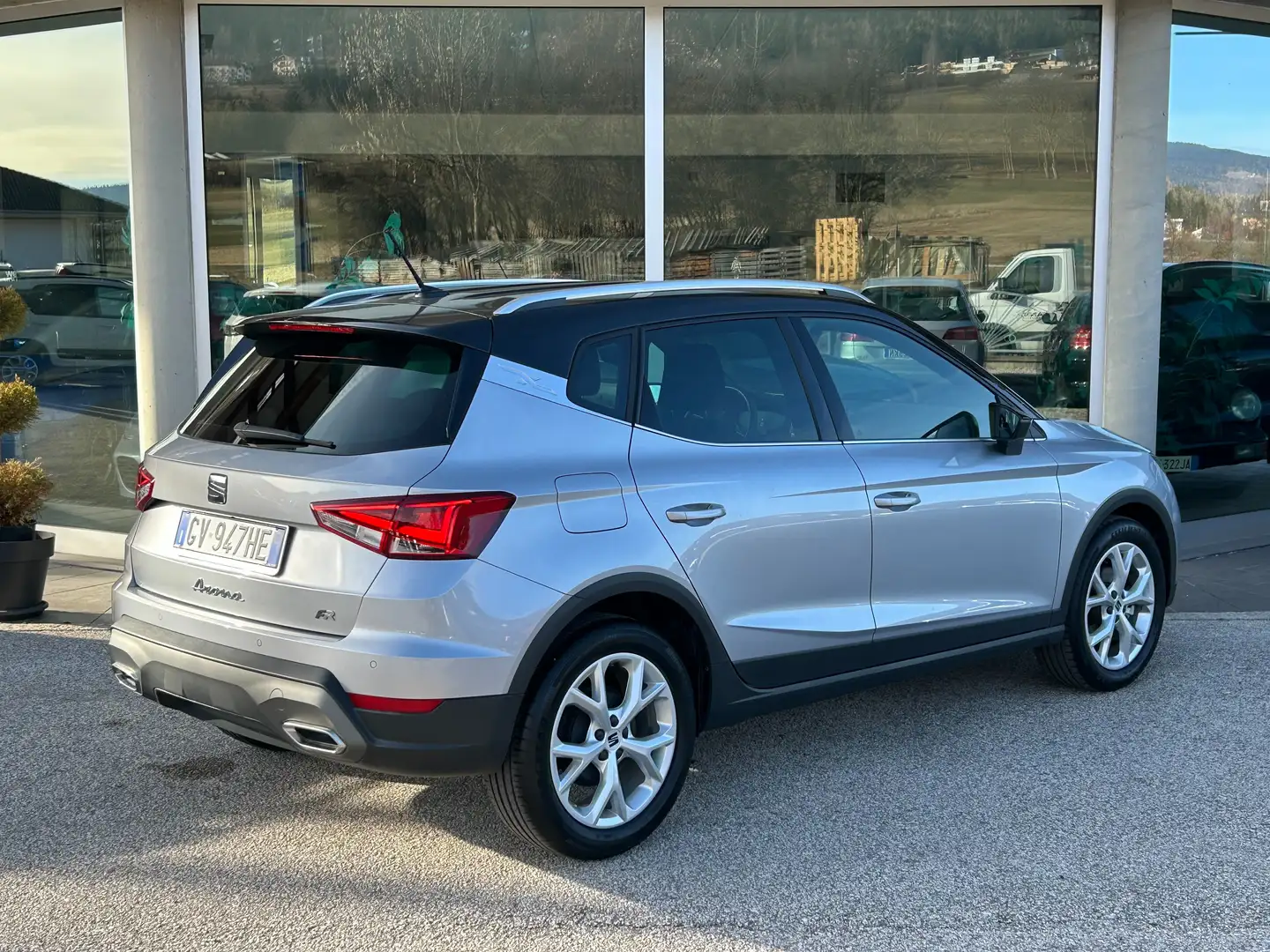 SEAT Arona Arona 1.0 ecotsi FR 95cv "SOLI 13.000 KM" Argento - 2