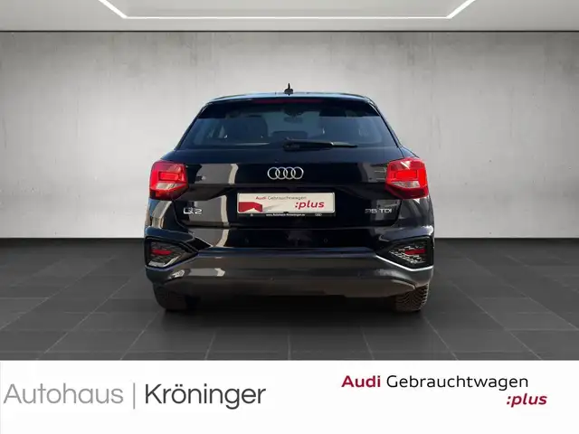 Audi Q2 view 6