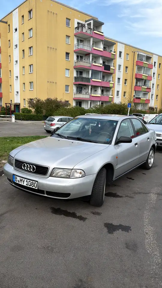 Audi A4 1.8, foto 1