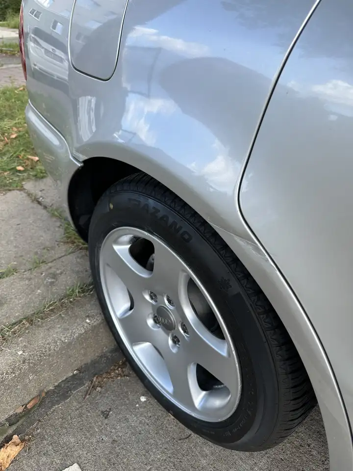 Audi A4 1.8, foto 8
