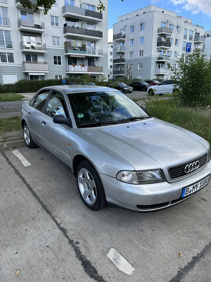 Audi A4 1.8, foto 2