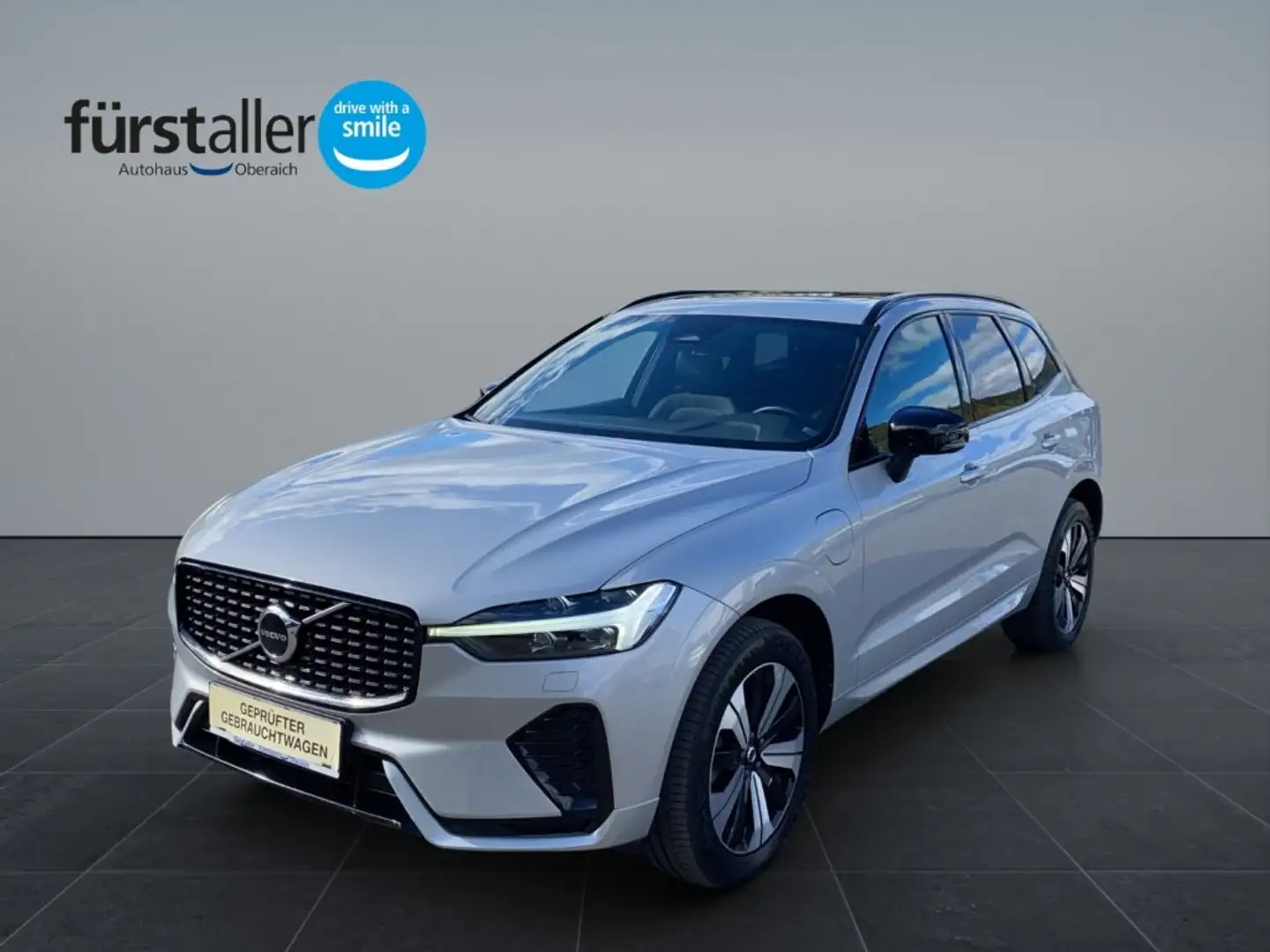 Volvo XC60 Recharge Plus, T6 AWD Plug-in Hybrid Silber - 1