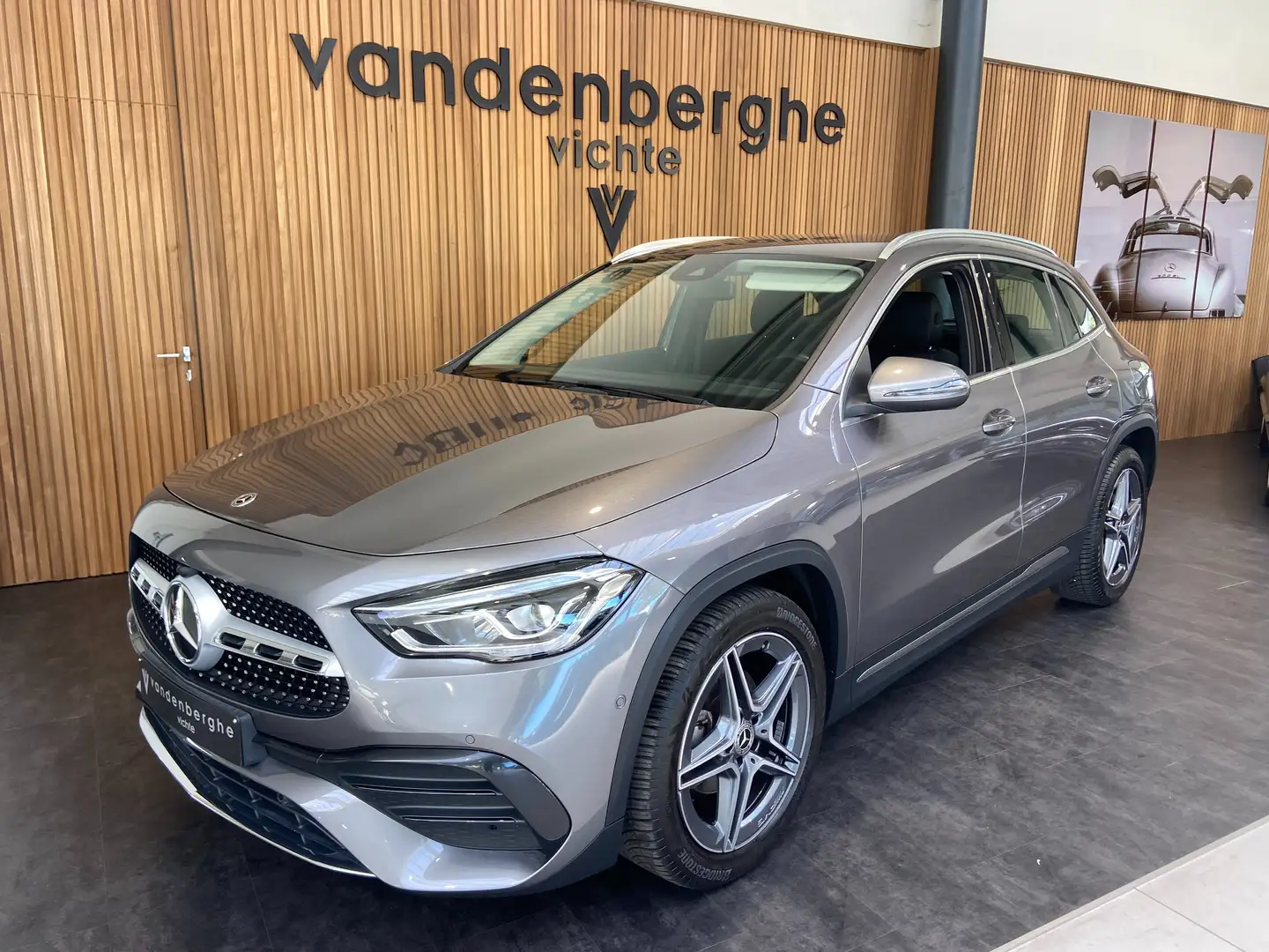 Mercedes-Benz GLA 180 GLA 180 7G-DCT AMG CAMERA PTS NAVI SPOOR Gris - 2