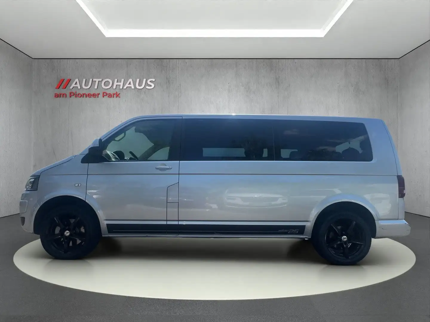 Volkswagen T5 Caravelle Comfortline lang NAVI-SZH-KAM-DSG Argent - 2