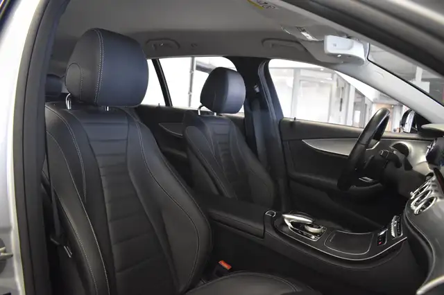 Mercedes-Benz E Class view 8