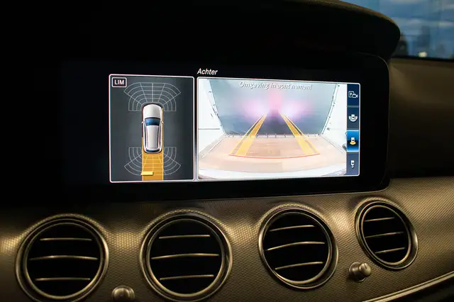 Mercedes-Benz E Class view 10