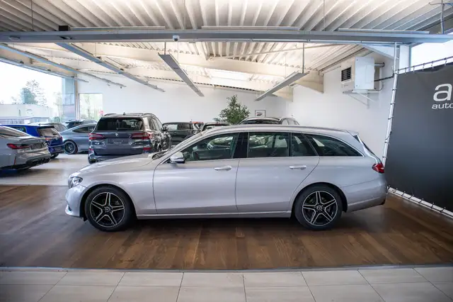 Mercedes-Benz E Class view 6