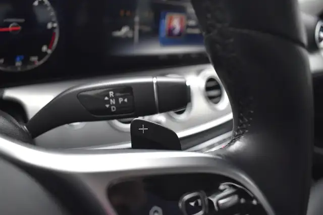 Mercedes-Benz E Class view 14