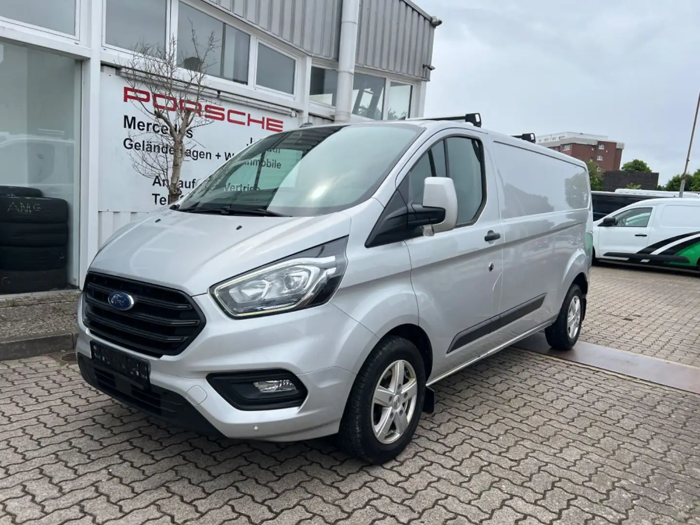 Ford Transit Custom TRANSIT CUSTOM 320 L2 KAMERA/XENON/STANDHZ/AHK Silber - 1