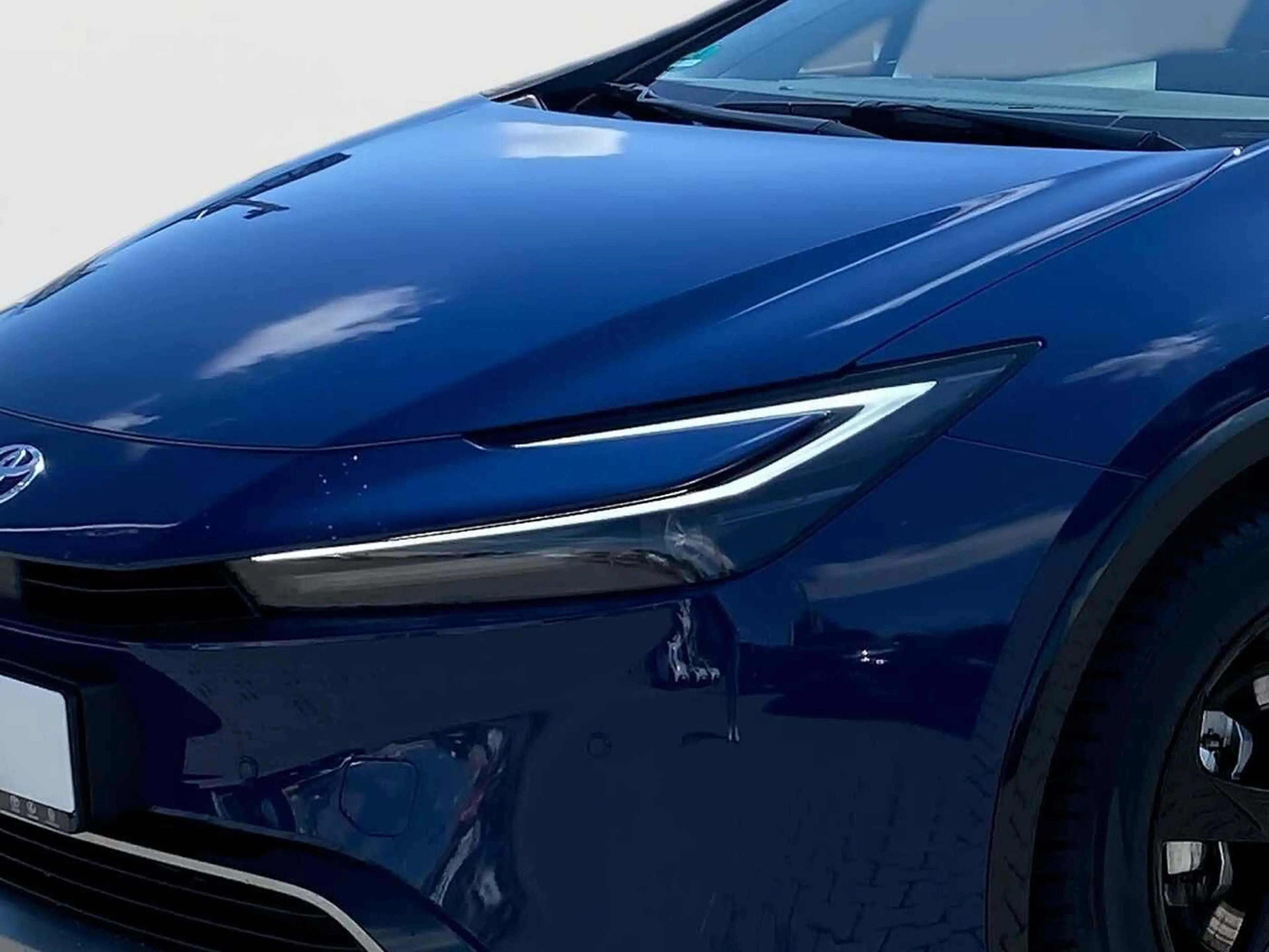 Toyota Prius 2.0 Plug-In Hybrid Executive — photo 14