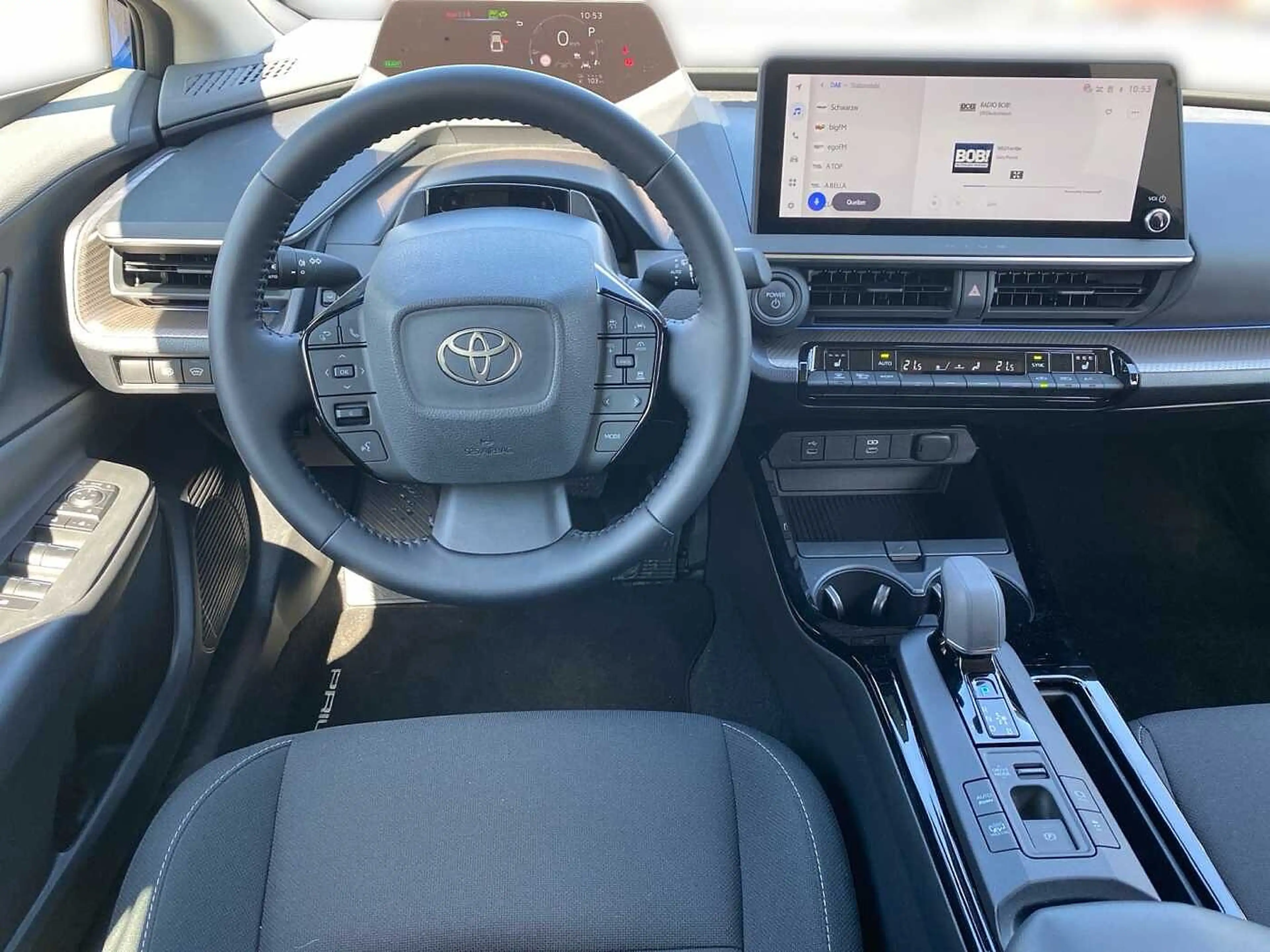 Toyota Prius 2.0 Plug-In Hybrid Executive — photo 9