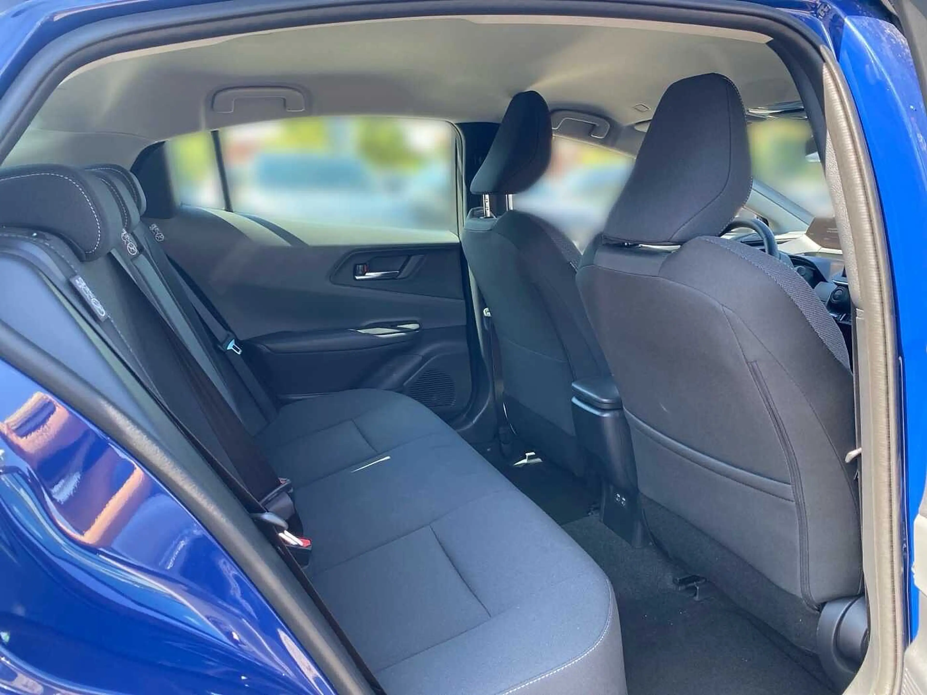 Toyota Prius 2.0 Plug-In Hybrid Executive — photo 7