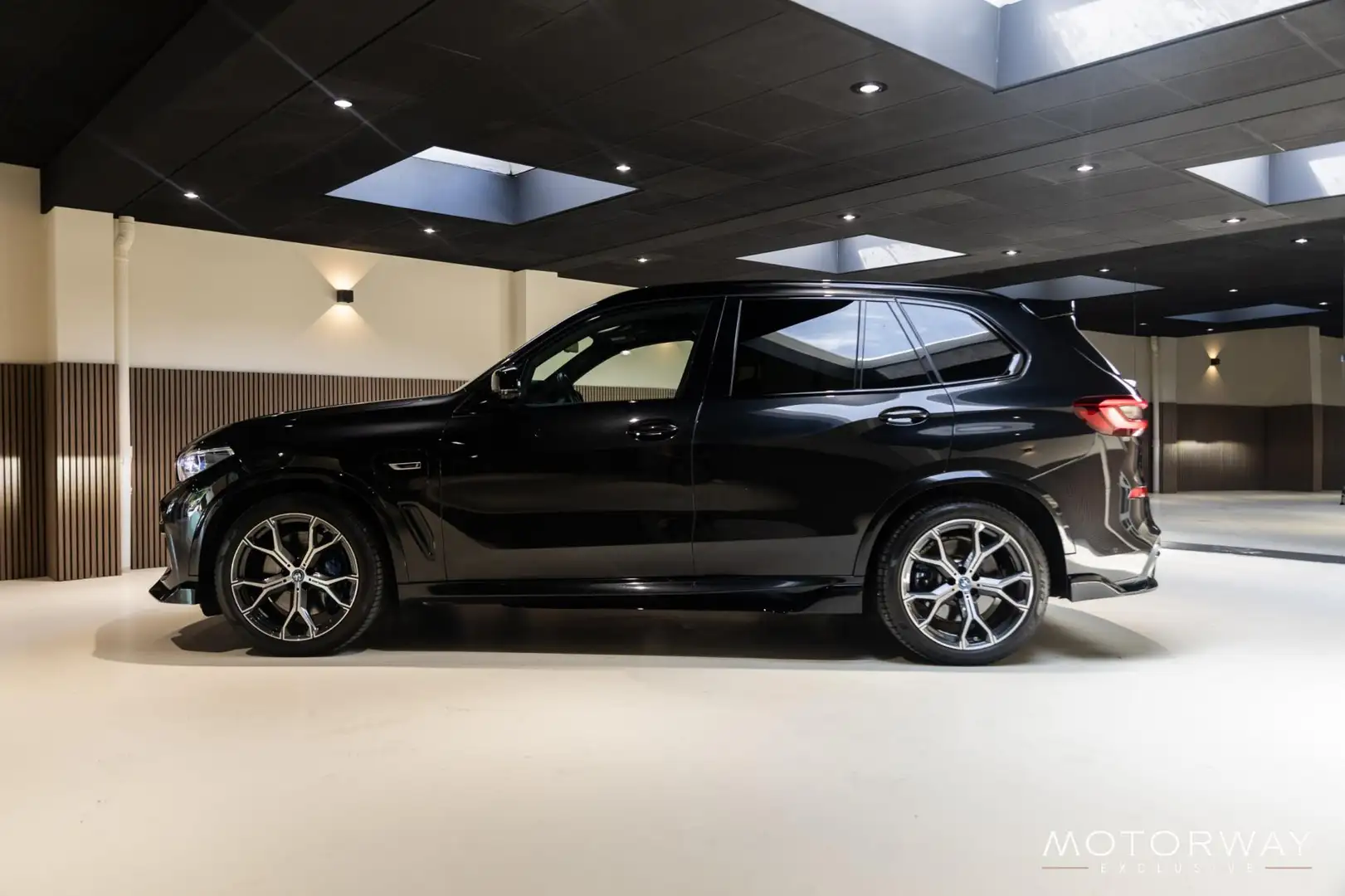 BMW X5 45e M-Sport xDrive 394pk |B&W|LASER|PANO|360|KEYLE Zwart - 2