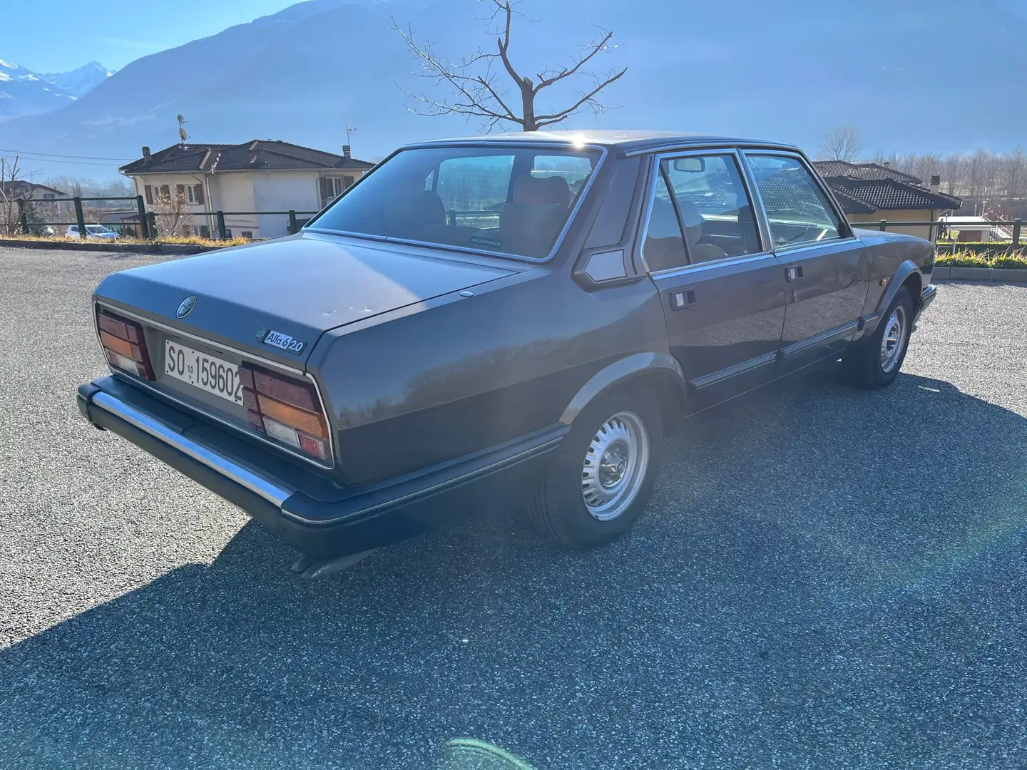 Alfa Romeo Alfa 6 Alfa 6 2.0 Бронзовий - 2