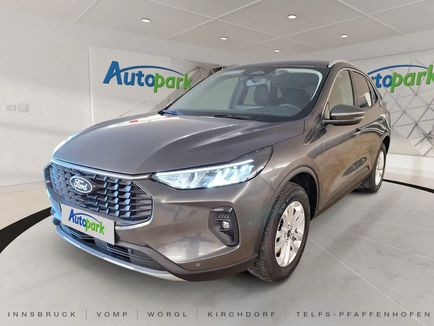 Ford Kuga FHEV Titanium 4WD Grau - 1