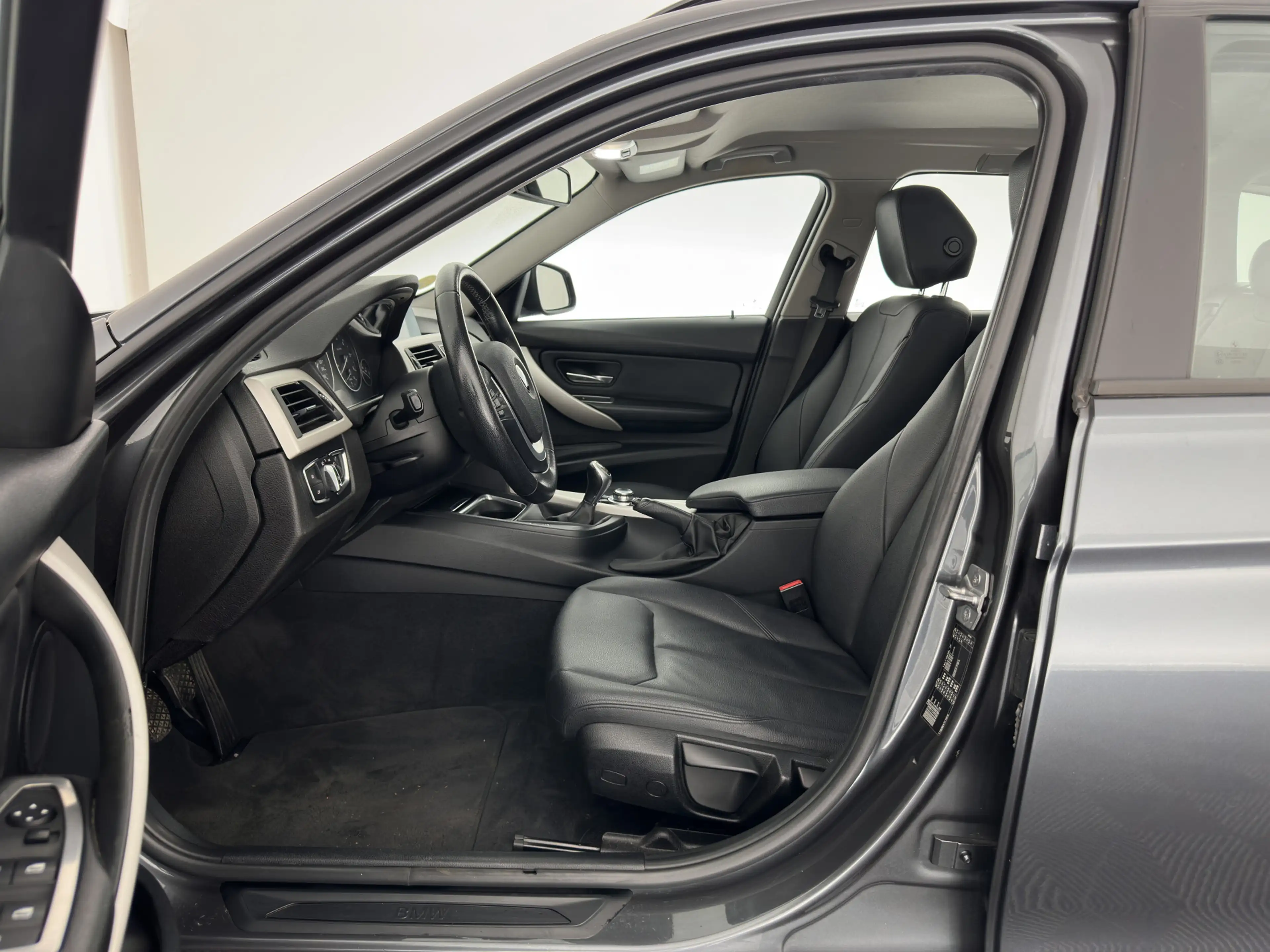 BMW 316 3-serie Touring 316d High Executive *FULL-LEATHER — photo 8