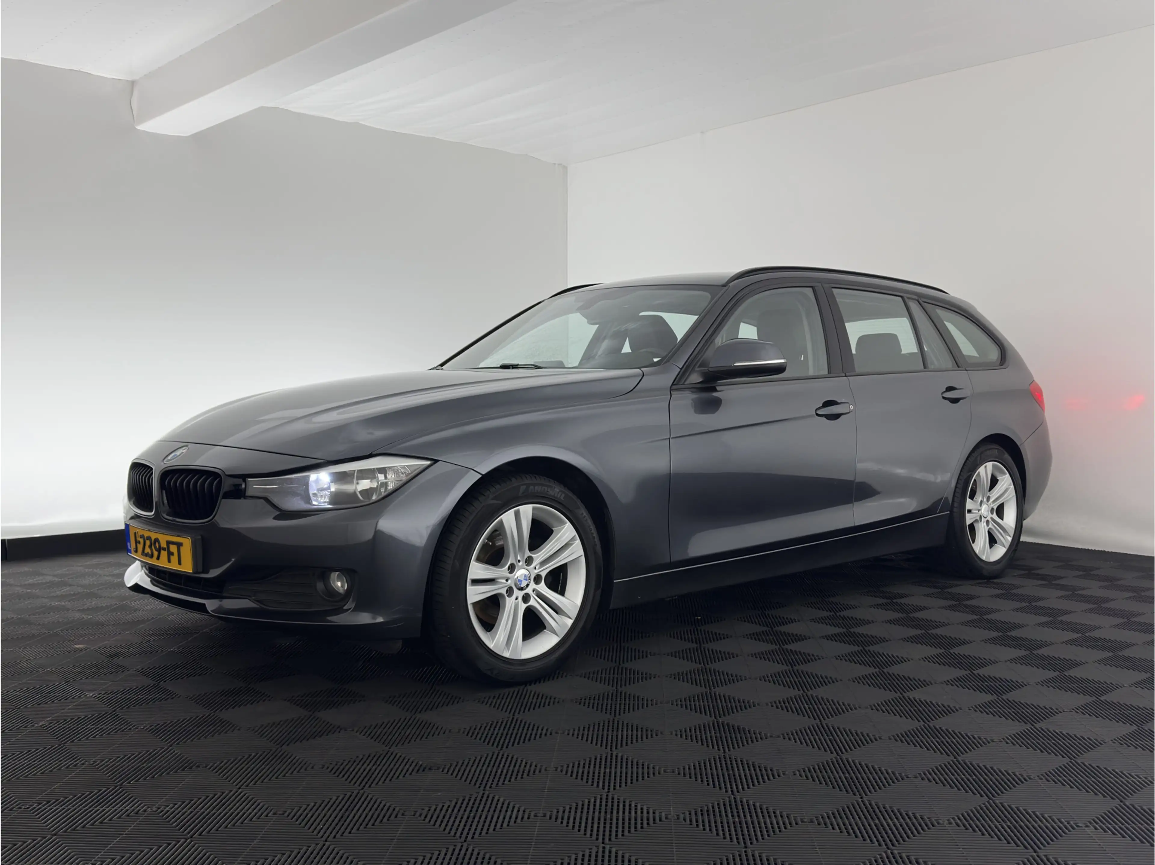 BMW 316 3-serie Touring 316d High Executive *FULL-LEATHER — photo 3