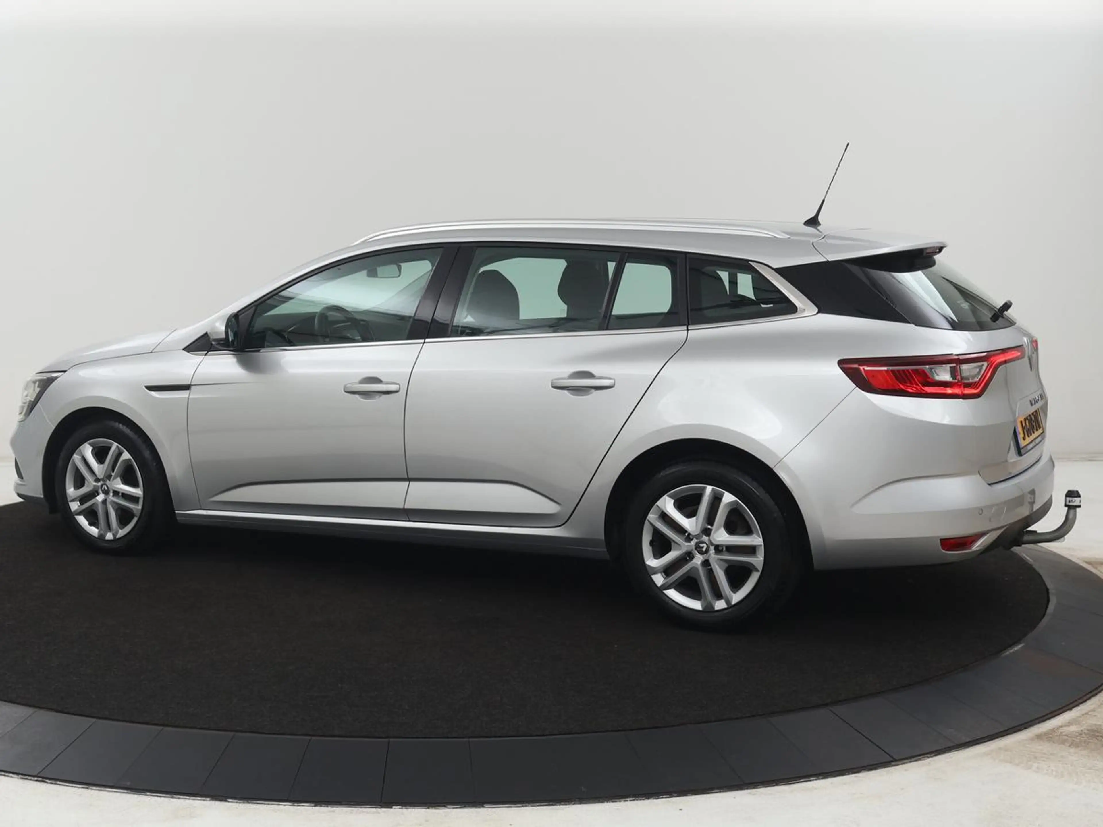 Renault Megane Estate 1.5 dCi Limited | Trekhaak | Parkeerhulp | — photo 2