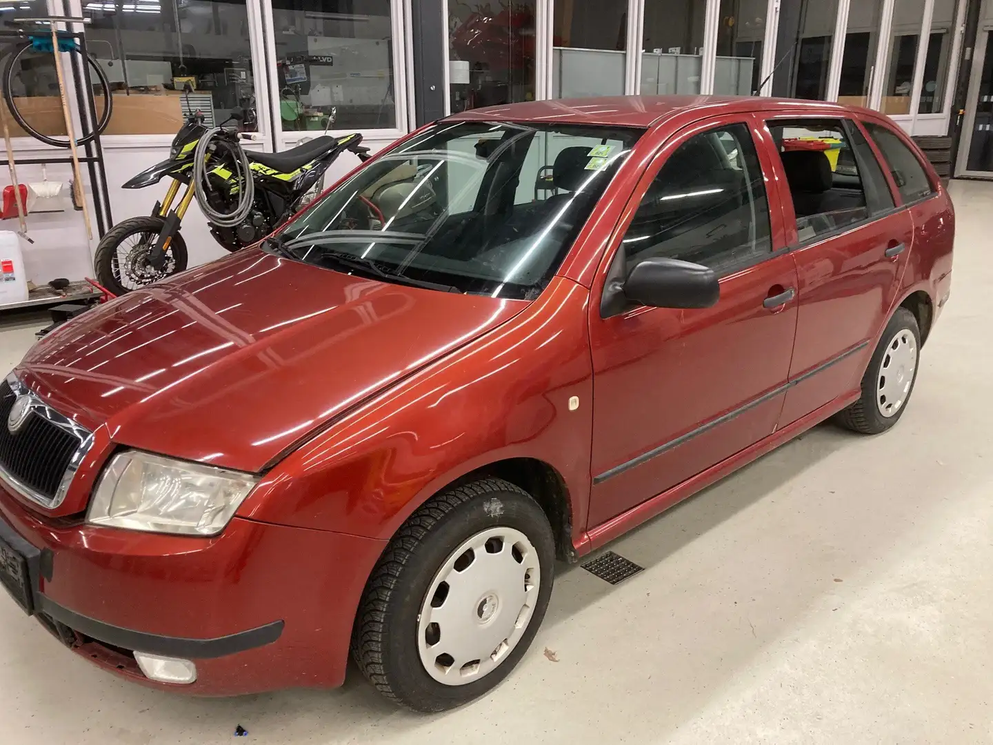 Skoda Fabia Fabia Combi Attractive 1,9 SDI Active Rot - 2