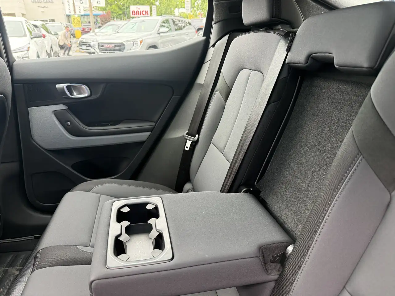 Polestar 2 photo Polestar 2