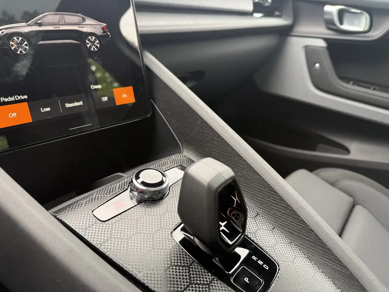 Polestar 2 photo Polestar 2