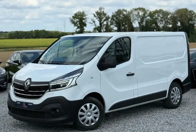 Renault Trafic ATT REMORQUE - NAVIGATION - 3 PL - AIR CO - TVAC