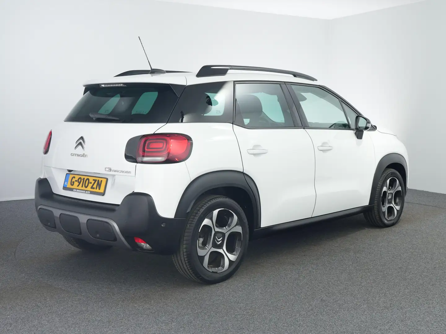 Citroen C3 Aircross 1.2 PureTech S&S Shine | Achteruitrijcamera | Appl Wit - 2