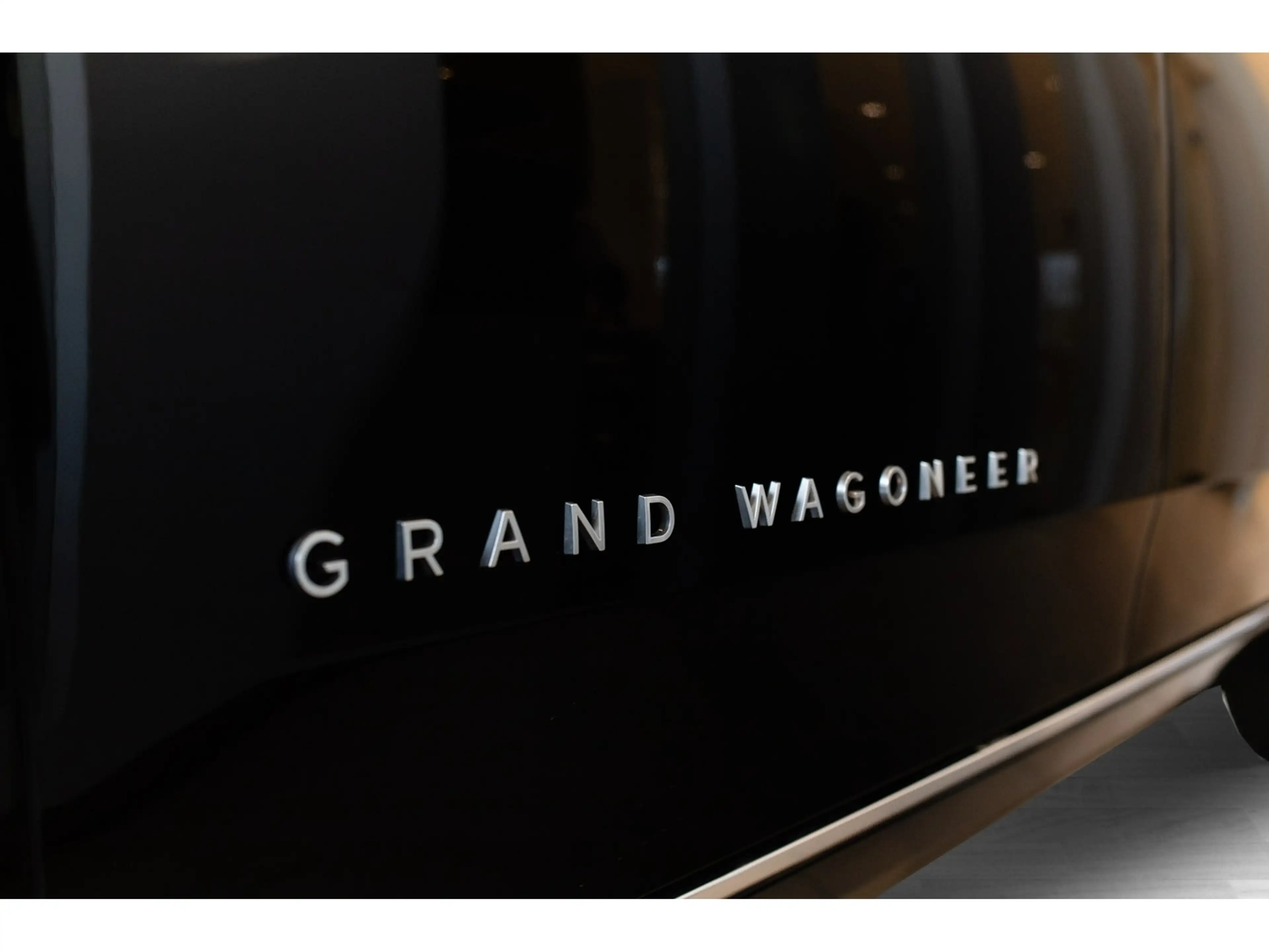 Jeep Wagoneer Grand Wagoneer *Series I* — photo 8