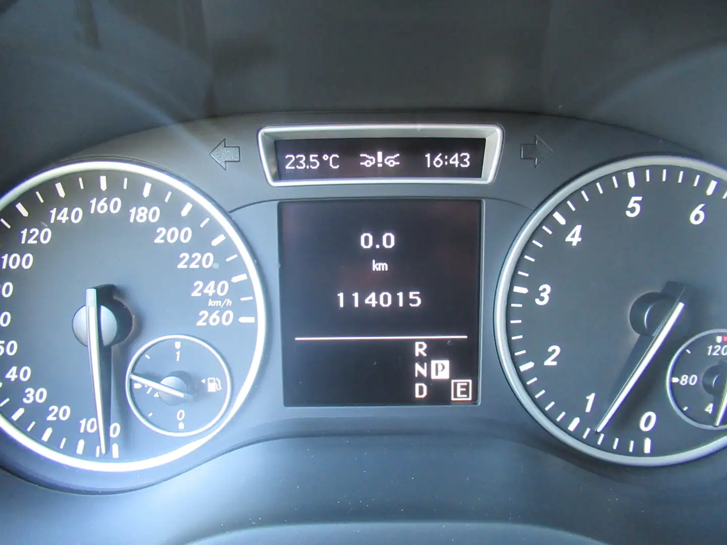 Mercedes-Benz B 180 Automaat Gris - 2