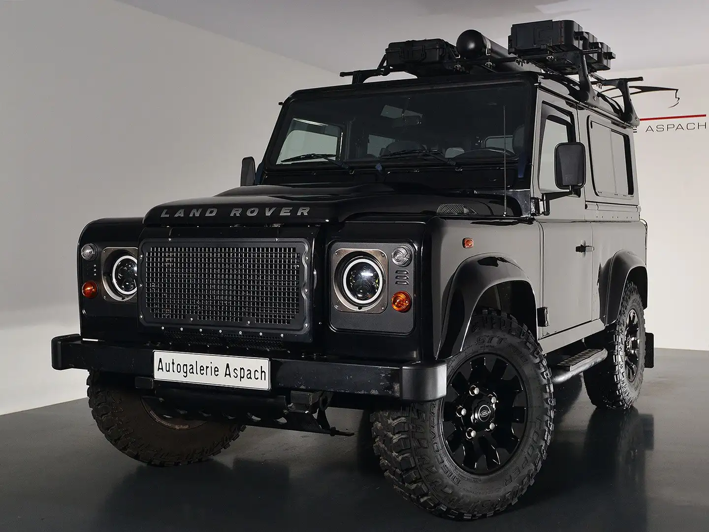 Land Rover Defender 90|Matzker-Umbau|Mega Optik|150 PS Noir - 2