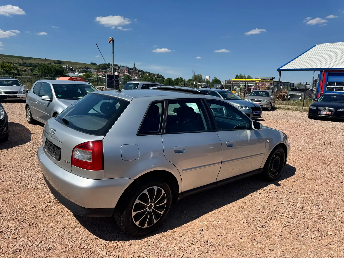 Audi A3 1.8 T Ambition garantie V5 Automatik Schiebedach Silber - 2