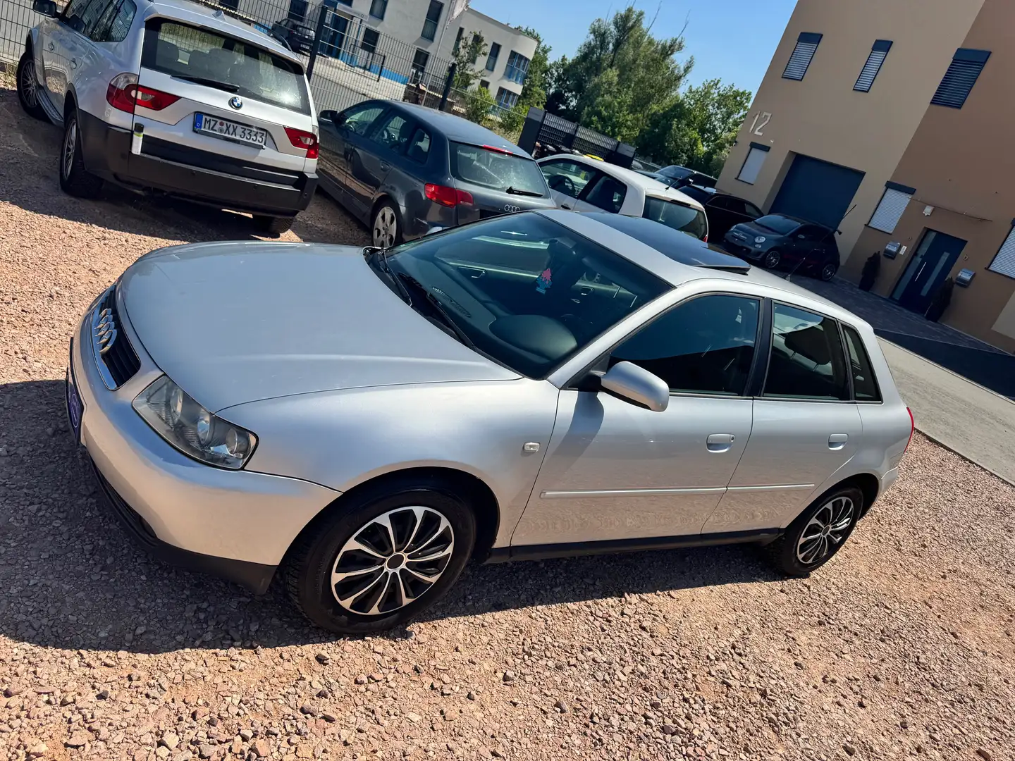 Audi A3 1.8 T Ambition garantie V5 Automatik Schiebedach Silber - 1