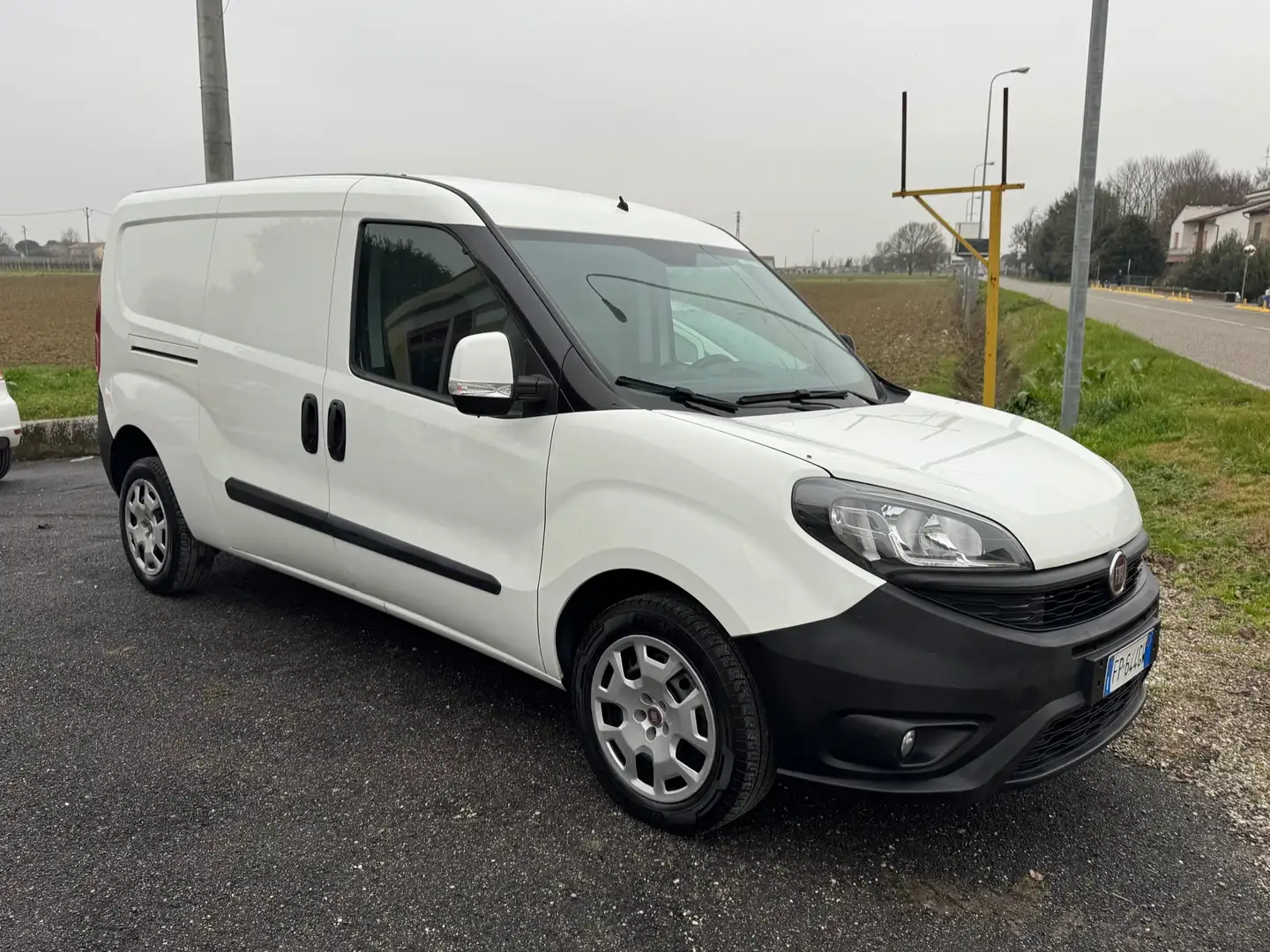 Fiat Doblo 1.4 Naturalpower PL-TN Maxi SX Blanc - 1