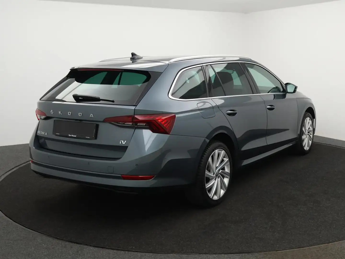 Skoda Octavia Octavia Combi Style 1.4TSI iV PHEV 204PK *AUTOMAAT Grijs - 2